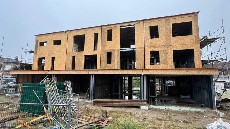 IJmuiden rijwoning staalframe staalframebouw