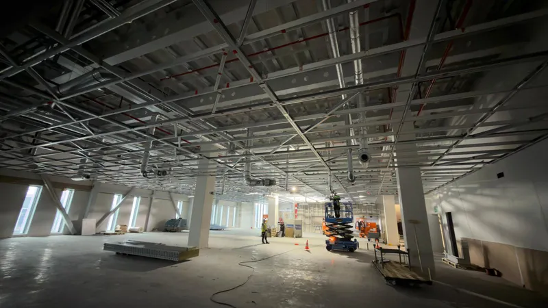 Constructief staalframe plafond ASML