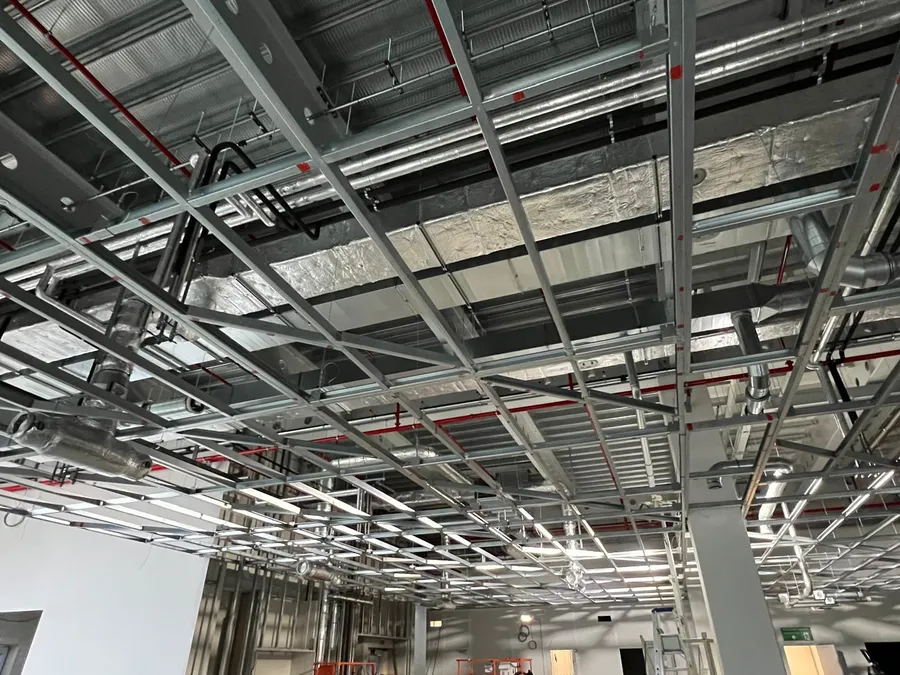 Constructief staalframe plafond ASML
